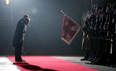 Kancelari gjerman Scholz u prit me nderime ushtarake në Poloni