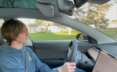 Bie nga testi për patentë shofer, djali nga Kalifornia padit autoshkollën