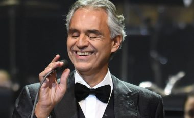 Andrea Bocelli performoi në një darkë private ku vetëm një biletë kushtoi 20 mijë dollarë