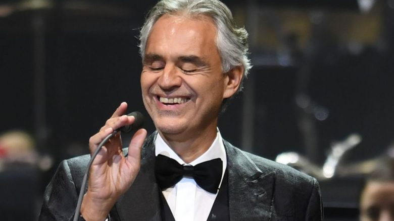 Andrea Bocelli performoi në një darkë private ku vetëm një biletë kushtoi 20 mijë dollarë