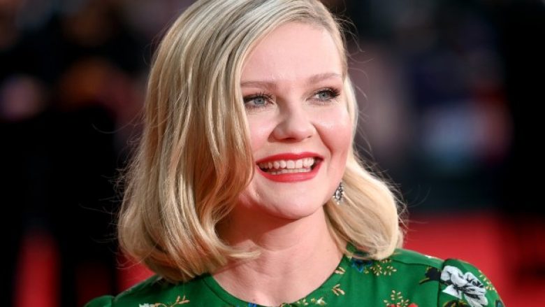 Kirsten Dunst thotë se producentët i thanë një herë të ‘rregullonte’ dhëmbët