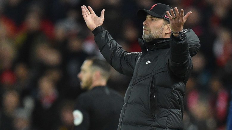 Klopp: Liverpooli nuk do të nënshkruajë me lojtarë të pa vaksinuar