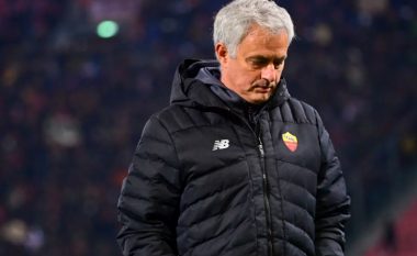 Mourinho është konfrontuar me gjyqtarin në tunel pas humbjes së Romës nga Bologna