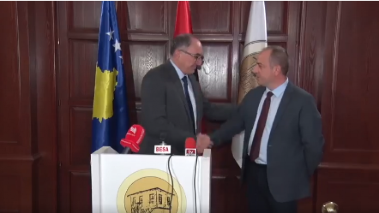Shaqir Totaj pranon zyrtarisht detyrën e kryetarit të Prizrenit
