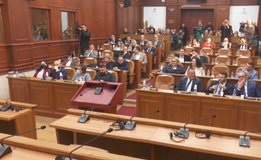 Rrjedhje votash nga LVV e LDK në Prizren, asamblistet e tyre votojnë kandidaten e PDK-së