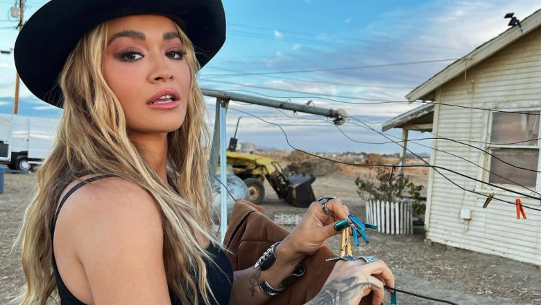 Rita Ora lanson videoklipin e këngës “Follow Me”