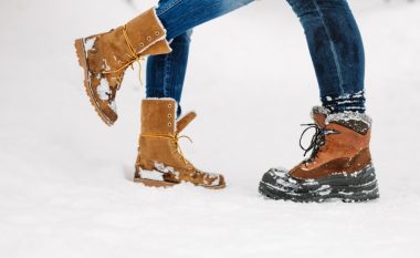 Nuk do të dëmtohen: Si të ruajmë mbathjet tona nga bora