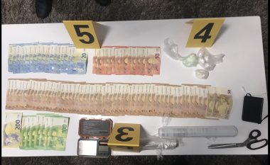 Arrestohen katër persona në Fushë Kosovë, po kryenin shitblerje të kokainës në parkingun e një pompe të derivateve