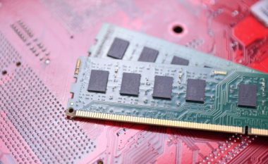 Gjen mënyrën që memorien DDR4 ta përdor në pllakat e DDR5