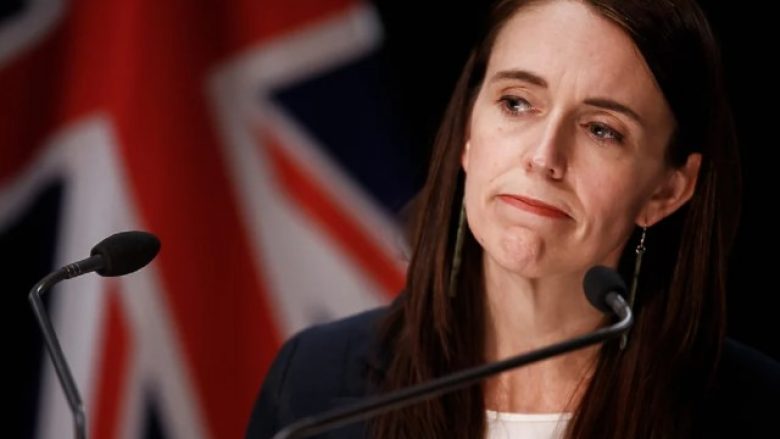 Kryeministrja e Zelandës së Re shtyn martesën për shkak të numrit të madh të rasteve me coronavirus