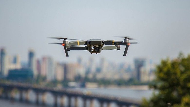 Dronët komercial ndalohen në Emiratet e Bashkuara, konsiderohen “makineri vrasëse”