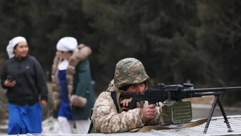 Trupat ruse tërhiqen nga Kazakistani