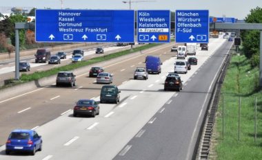 Komisioni Evropian: Mbushës për vetura elektrike çdo 60 kilometra nëpër autostrada