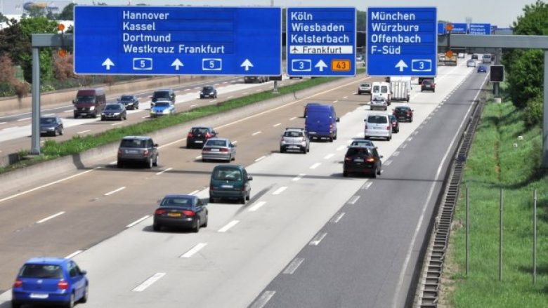 Komisioni Evropian: Mbushës për vetura elektrike çdo 60 kilometra nëpër autostrada