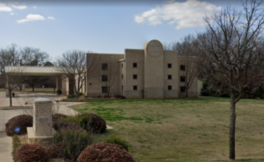 Ekipi i policisë elitare i Teksasit i përgjigjet një incidenti të një sinagoge