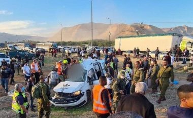 Shtatë palestinezë humbën jetën pas një përplasjeje mes një kamioni dhe minibusi në Bregun Perëndimor