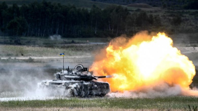 Britania e furnizon me armë Ukrainën që të mbrohet nga Rusia