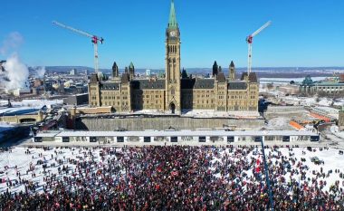 Si pasojë e protestave të shoferëve të kamionëve, kryeministri kanadez largohet nga shtëpia – e vendosin në një lokacion tjetër