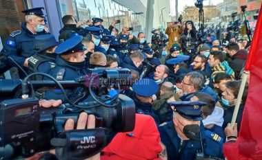 Protesta e PSD-së kundër shtrenjtimit të rrymës përmes fotografive