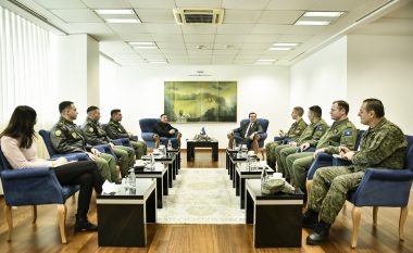 Kurti: Ushtria e Kosovës është në fillet e gjinisë së aviacionit, Qeveria do të investojë në shkollim dhe pajisje