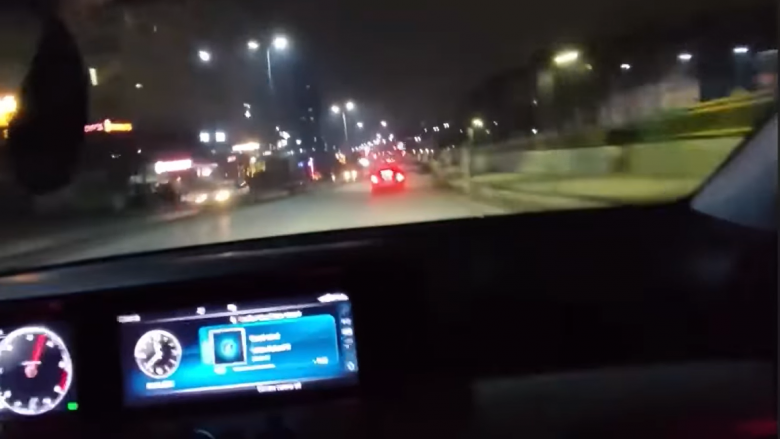 Vozitje e çmendur në rrugën B në Prishtinë