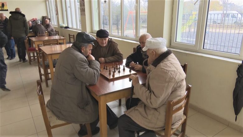 Pensionistët e Tetovës nuk do të kenë ku të kujdesen nëse mbeten vetëm, nuk ka shtëpi pleqsh në qytet