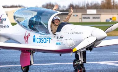 Pilotja adoleshente zbret në Belgjikë pas një udhëtimi rekord me aeroplan nëpër botë