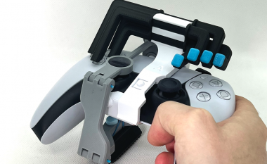YouTuber-i krijon kontrollerin për të luajtur PS5 me një dorë