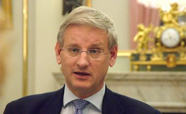 Kosova pranoi planin evropian, Bildt: Është hap i rëndësishëm drejt normalizimit të marrëdhënieve me Serbinë