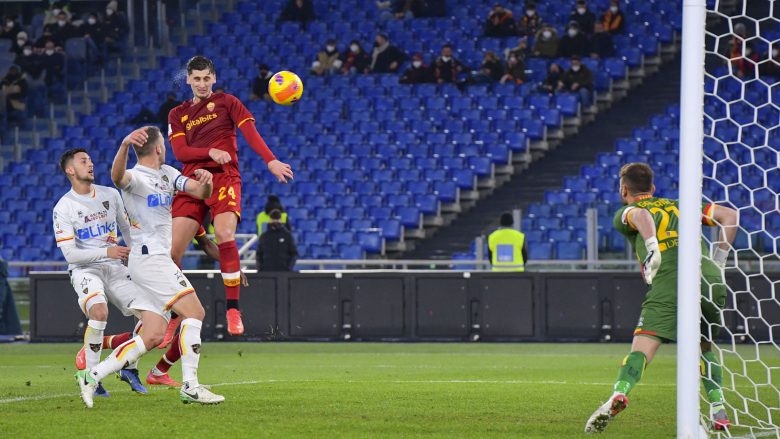 Marash Kumbulla shënon gol për Romën