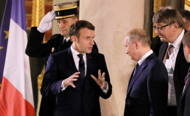 Presidenti francez Macron i bën thirrje homologut rus Putin të respektojë sovranitetin e fqinjëve