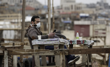 Omicroni mund të dërrmojë shërbimet shëndetësore në Rripin e Gazës, paralajmërojnë autoritetet atje