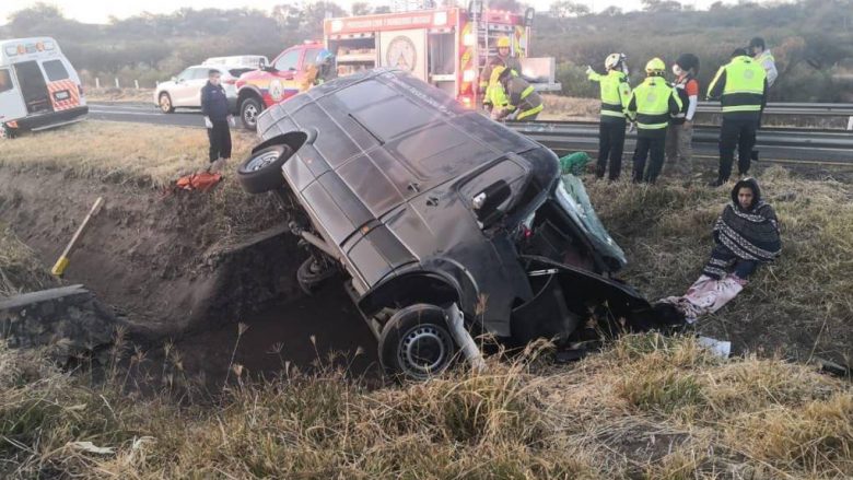 Dymbëdhjetë persona humbën jetën si rrjedhojë e aksidentit në një autostradë në Meksikë