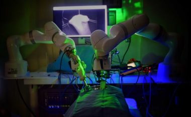 Roboti kreu me sukses një operacion te derrat pa ndihmën e njeriut