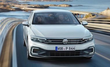 Volkswagen i jep fund prodhimit të Passat për tregun evropian