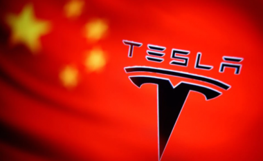 Tesla u kritikua për hapjen e ekspozitës në rajonin Xinjiang të Kinës