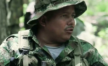 Udhëheqësi i grupit rebel që kundërshtoi marrëveshjen e paqes u vra në Kolumbi, thotë presidenti
