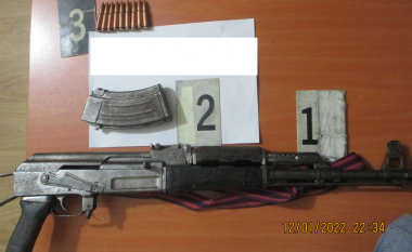 Arrestohet i dyshuari për dhunë në familje në Isniq, policia i gjen në shtëpi një AK-47