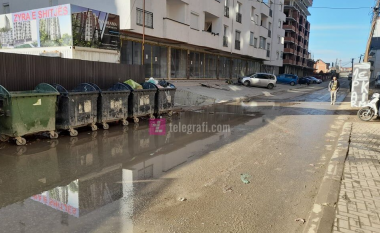 Shpërtheu kanalizimi para një muaji dhe askush nuk intervenoi, banorët e Fushë Kosovës në telashe nga ujërat e zeza