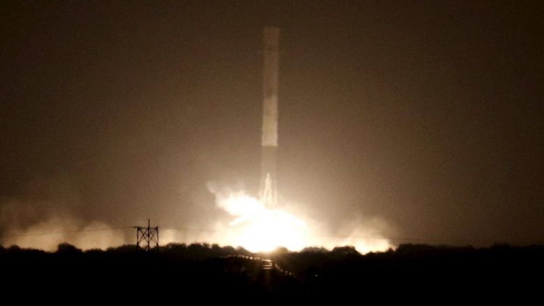 Raketa e Elon Musk që mbeti në hapësirë është rrugës për t’u përplasur në Hënë