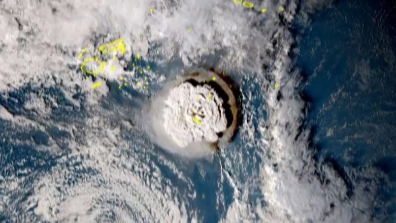 Cunami arrin në brigjet e Japonisë pas shpërthimit vullkanik nënujor në Tonga