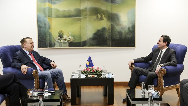 Kurti takoi Presidentin e Federatës Panshqiptare VATRA: Duhet të punojnë së bashku për të promovuar vlerat dhe jetën e shqiptarëve