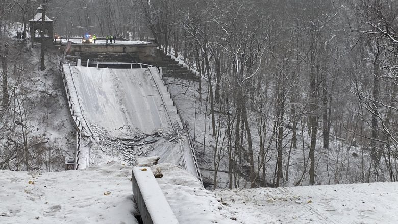 Një urë u shemb në Pittsburgh disa orë para vizitës së Bidenit