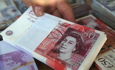 Fshehu mbi 90 mijë funta britanike, ngritët aktakuzë ndaj një femre për shpëlarje të parave