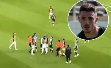 Ishte vetëm ndeshje miqësore – por lojtari i Newcastles nuk ngurroi ta grushtonte kundërshtarin