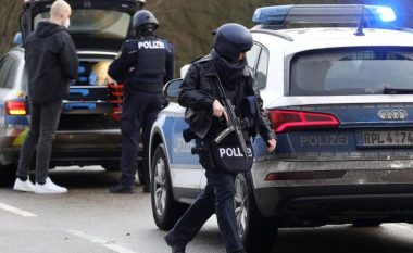 Policia kishte vërejtur “diçka të dyshimtë” në një bagazh veture, zbulohen detaje të reja nga vrasja e dy oficerëve në Gjermani