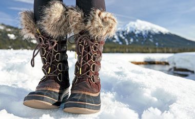 Disa truqe që i parandalojnë këpucët tuaja të rrëshqasin në akull