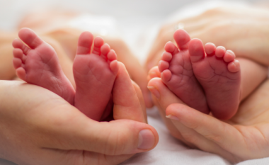 Foshnjat e para të lindura në Sarajevë në vitin 2022 janë binjakë