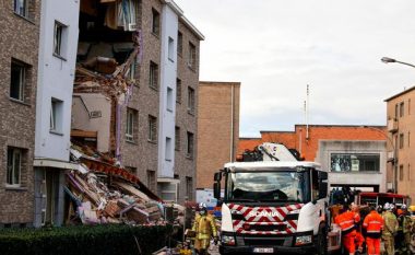 Tre të vdekur nga shpërthimi i madh i gazit në Belgjikë, nga i cili u shemb një pjesë e ndërtesës