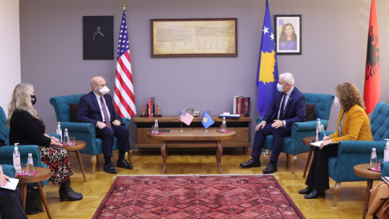 Hovenier: ShBA do të mbështesë Kosovën në luftimin e krimit të organizuar dhe forcimin e mëtejshëm të sundimit të ligjit